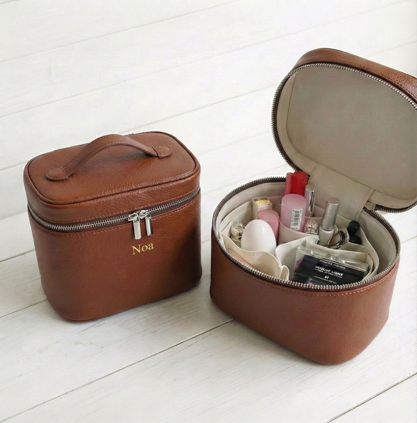 התיק איפור Sheli