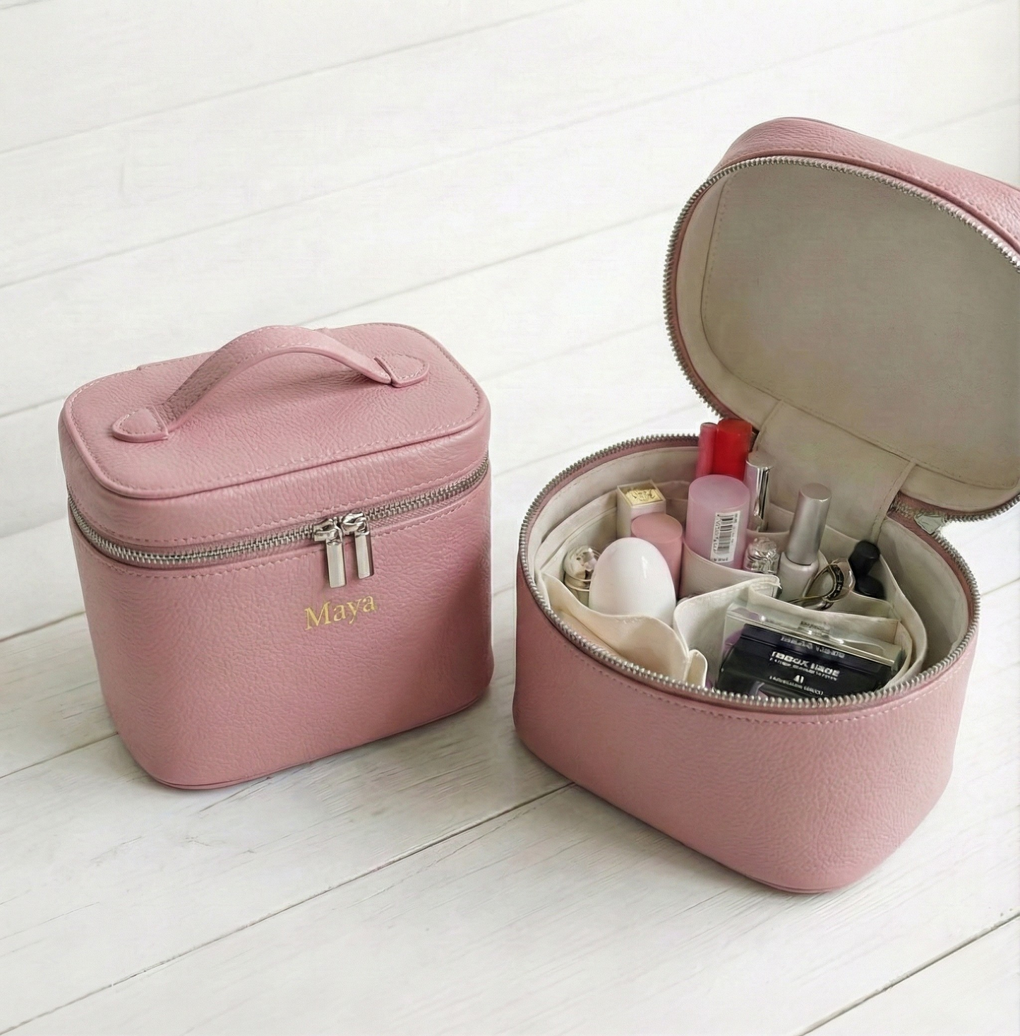 התיק איפור Sheli