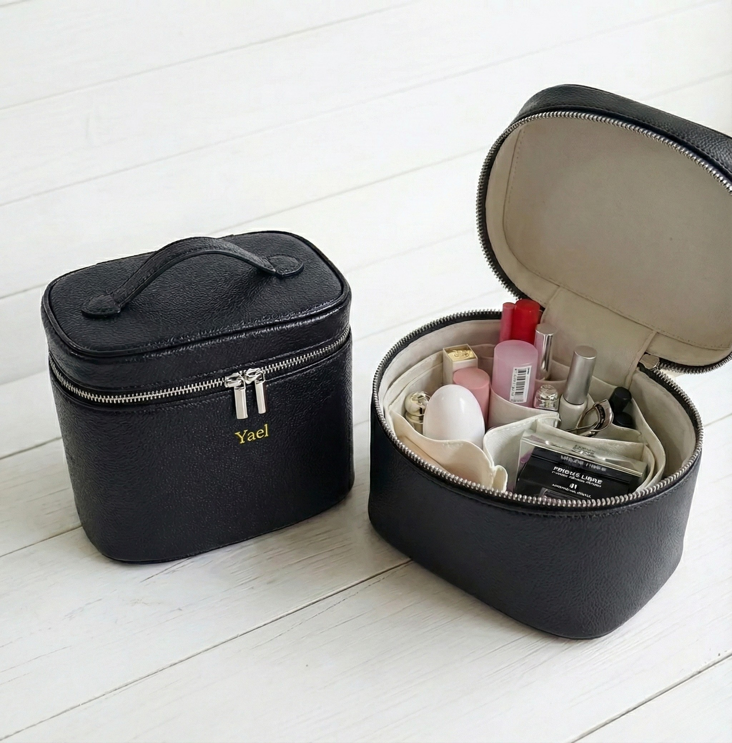 התיק איפור Sheli